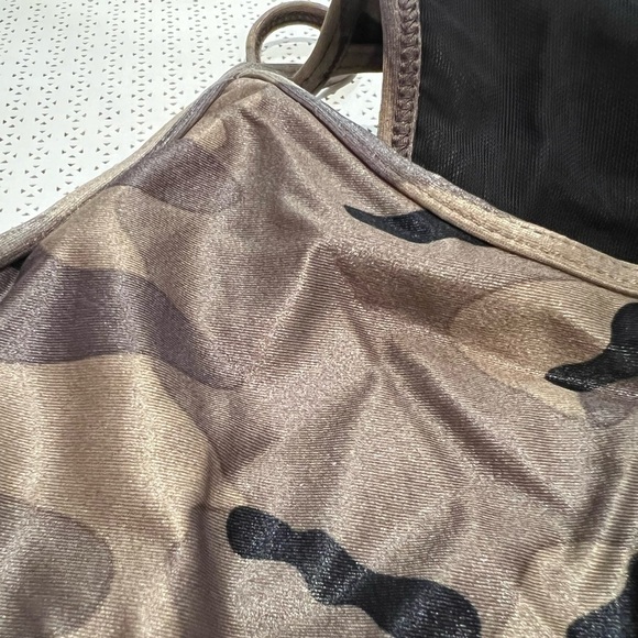 Koral Olive Green Brown Camo Sweeper Infinity Sports Bra A234506 NWOT size S - Picture 8 of 8